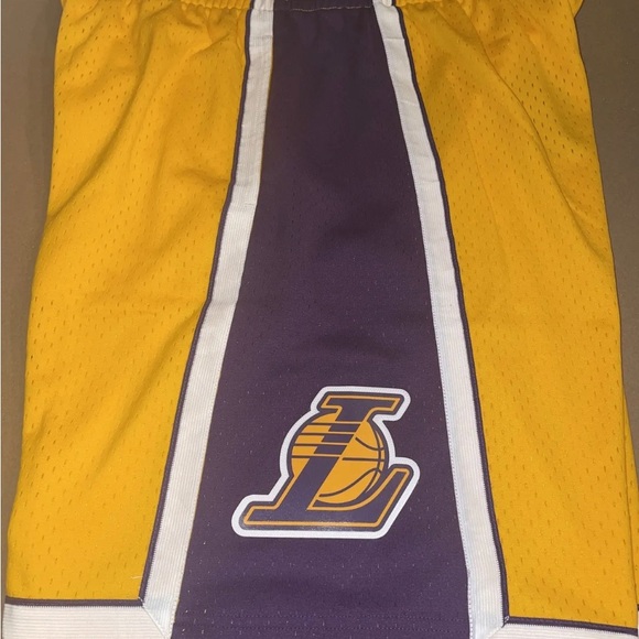 2009 Mitchell & Ness NBA Swingman Shorts Los Angeles Lakers Men - Picture 4 of 6